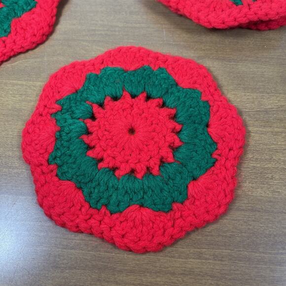 Hand Crocheted Doilies Hand Made Christmas Flowers Red Green Hot Pads Set Of 6 - Picture 4 of 9